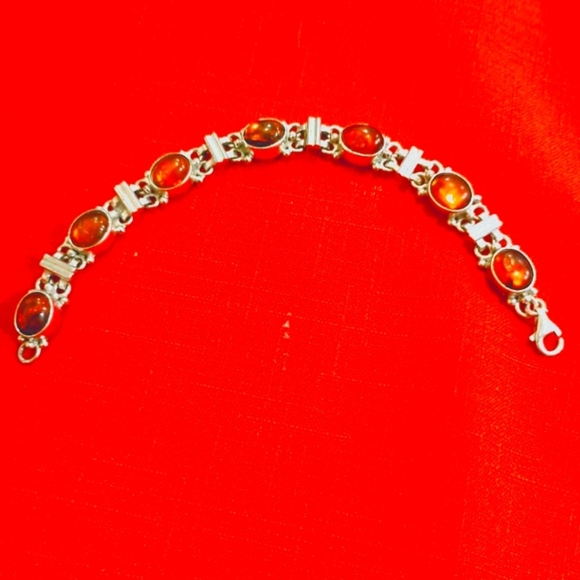 Vintage Sterling Silver and Genuine Amber Bracelet. - Picture 8 of 11